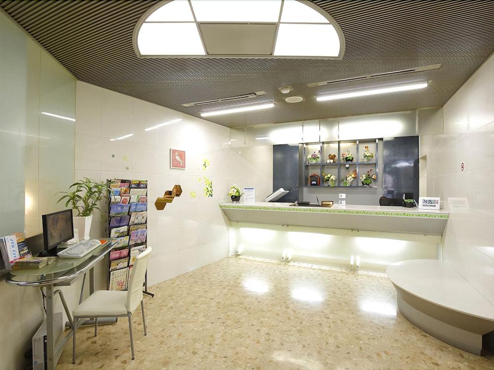 Grampus Namba Hotel 3*